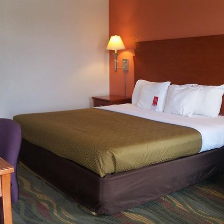 Econo Lodge Mcpherson Luaran gambar