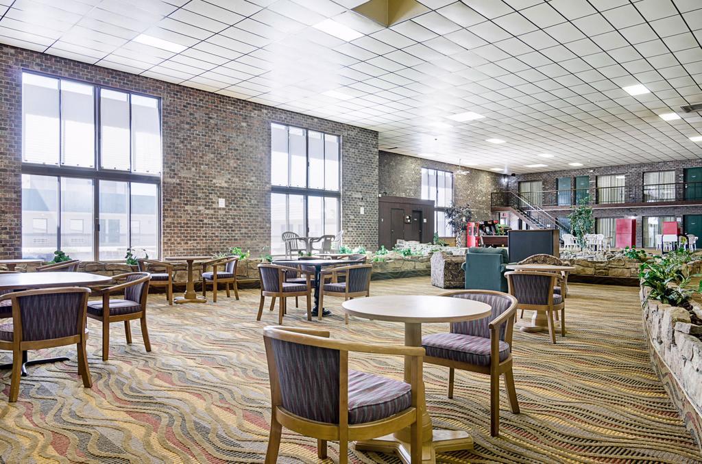 Econo Lodge Mcpherson Luaran gambar