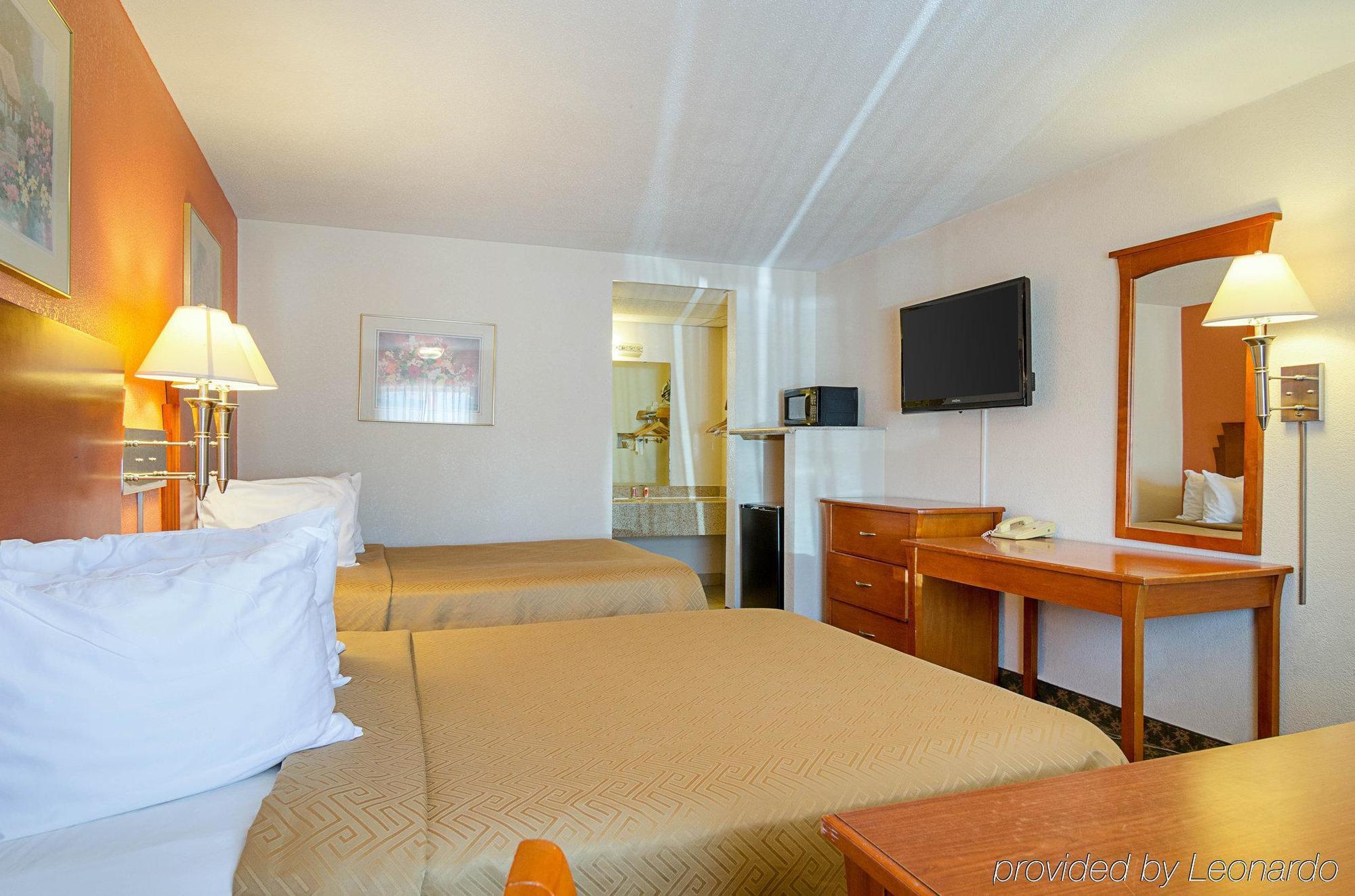 Econo Lodge Mcpherson Luaran gambar