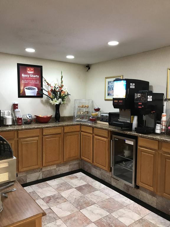 Econo Lodge Mcpherson Luaran gambar