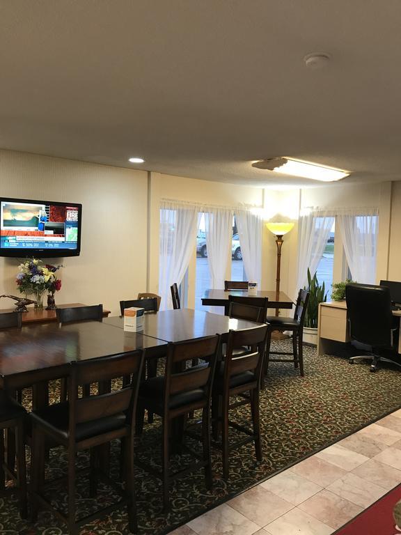 Econo Lodge Mcpherson Luaran gambar