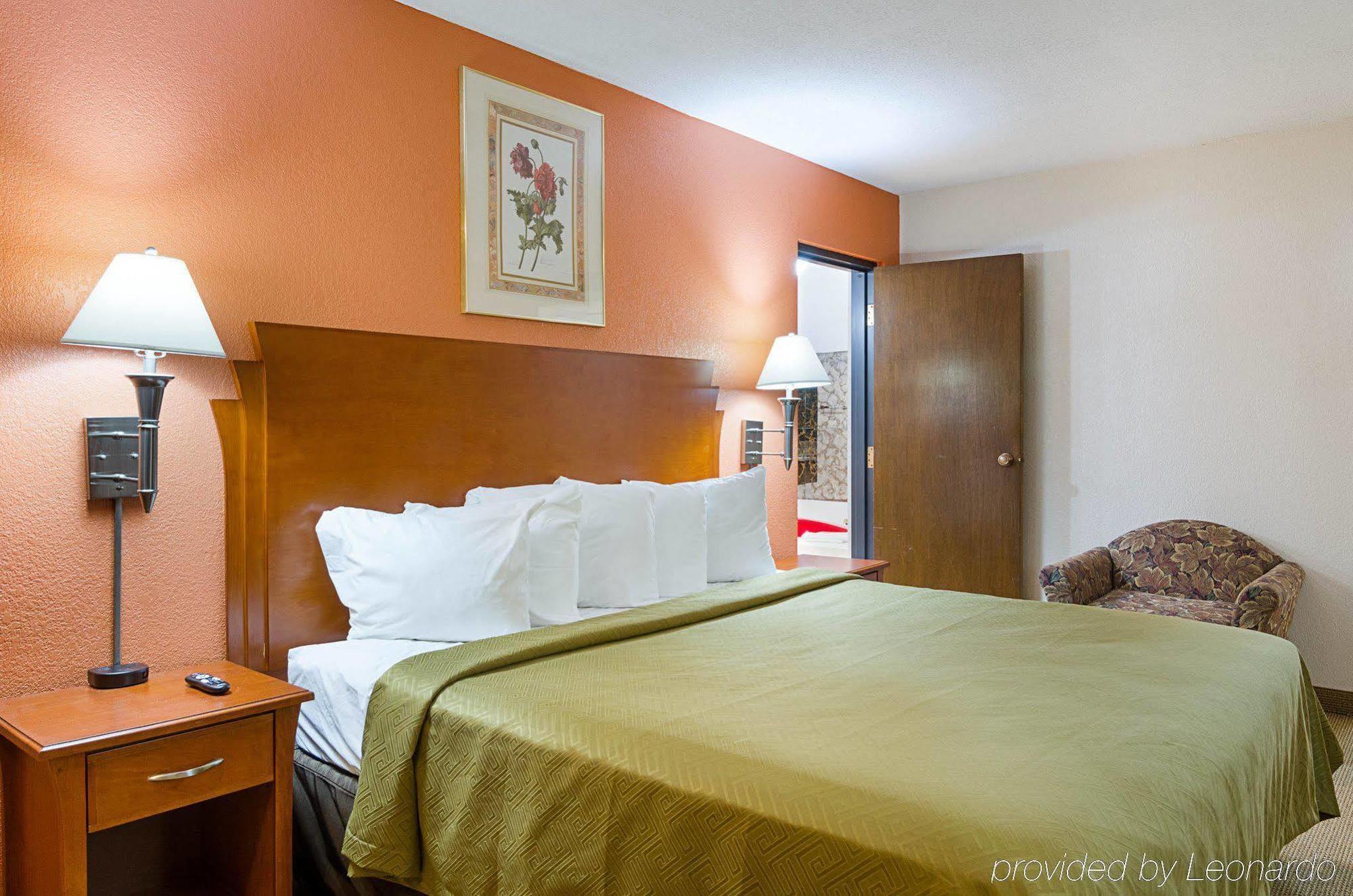 Econo Lodge Mcpherson Luaran gambar