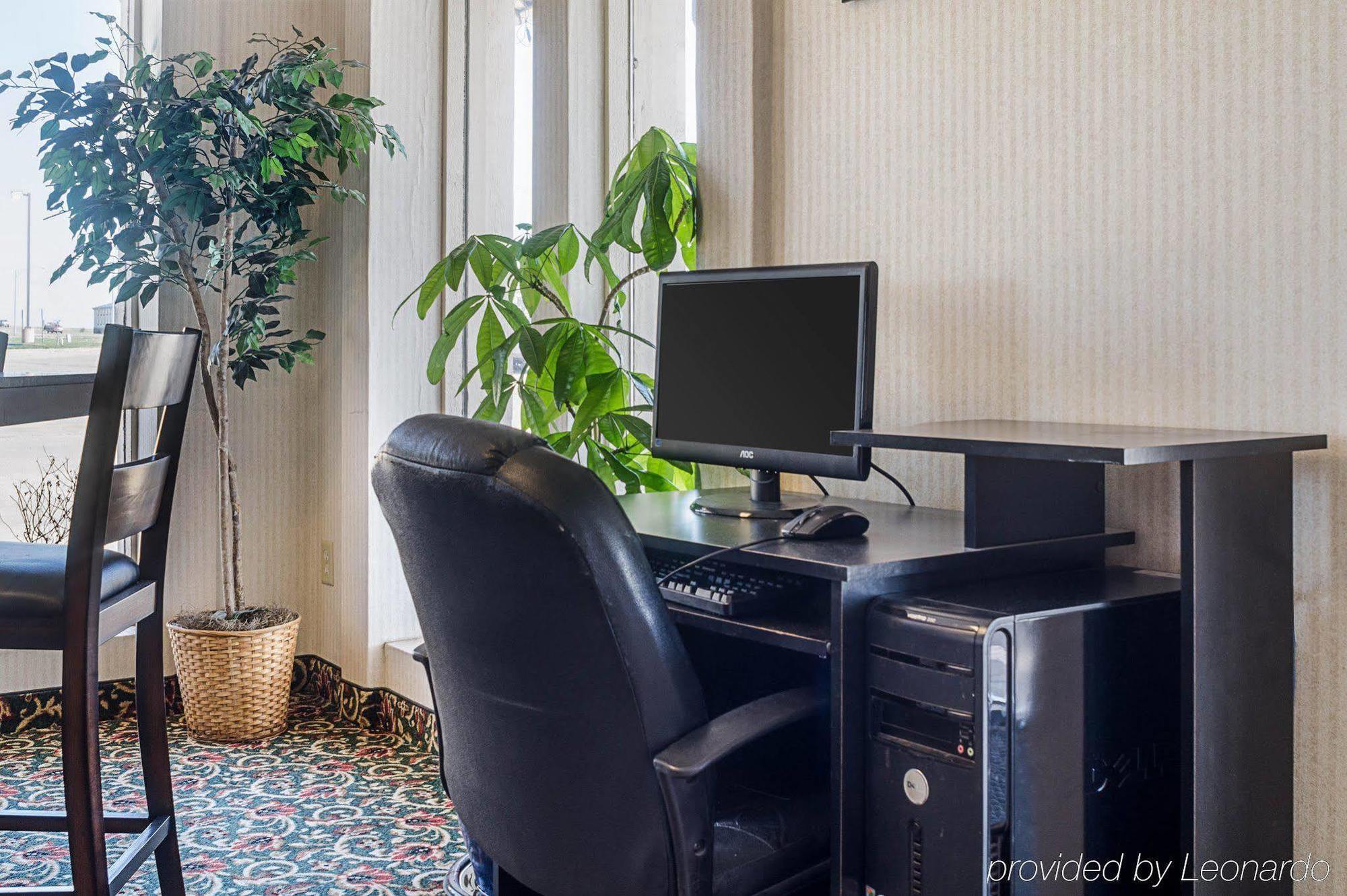 Econo Lodge Mcpherson Luaran gambar