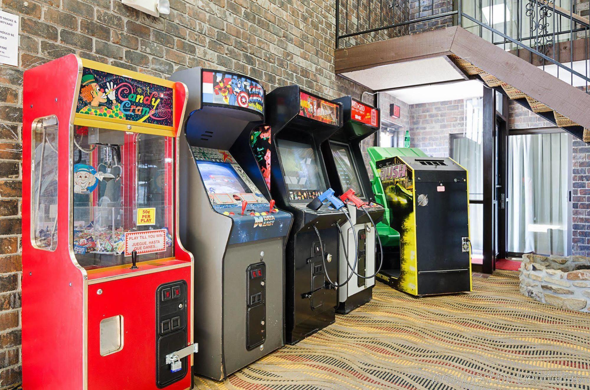 Econo Lodge Mcpherson Luaran gambar